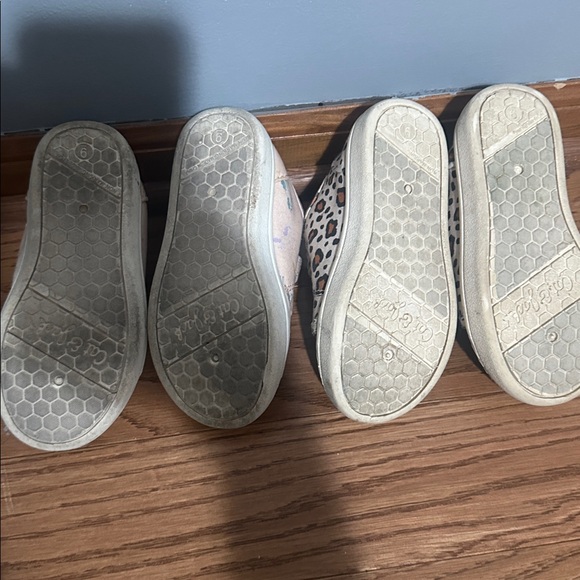 Toddler girls shoes/ size 9 - Picture 2 of 2